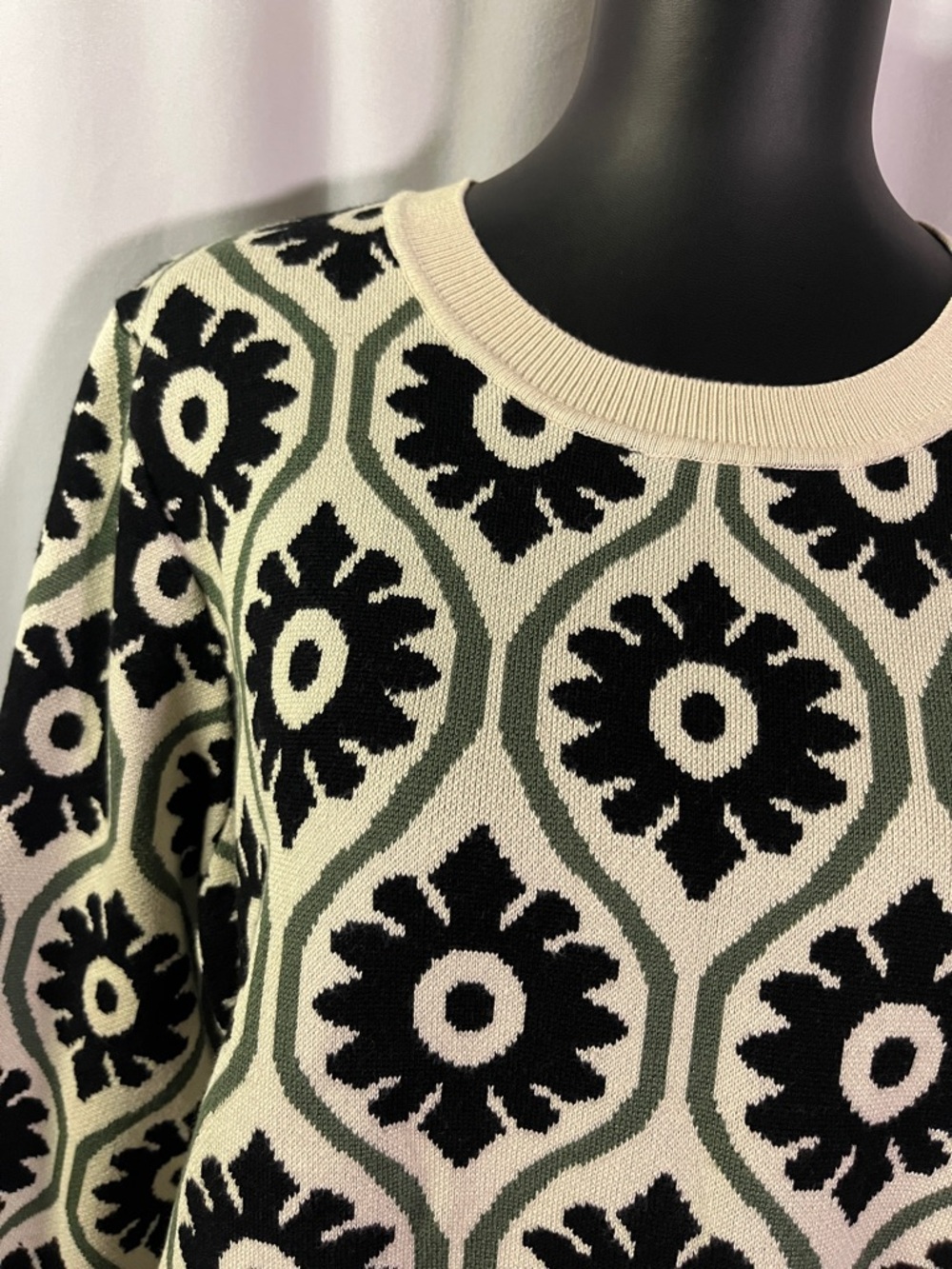 Adrianna Papell Cream Green & Black Printed Long Sleeve Boxy Crewneck Sweater - Picture 6 of 16